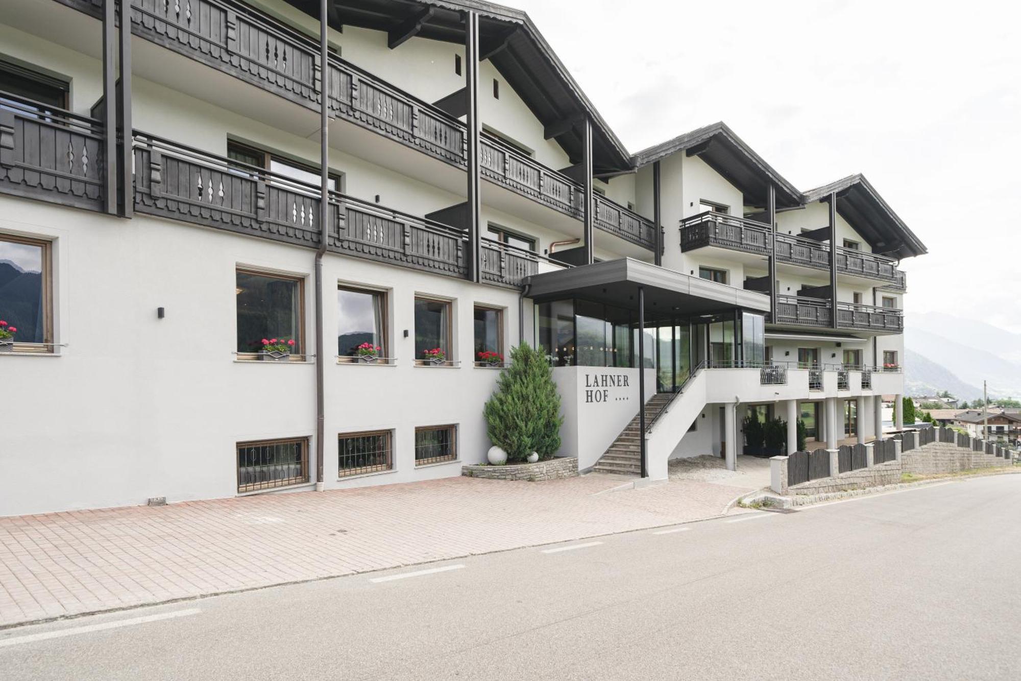 Hotel Lahnerhof 4*